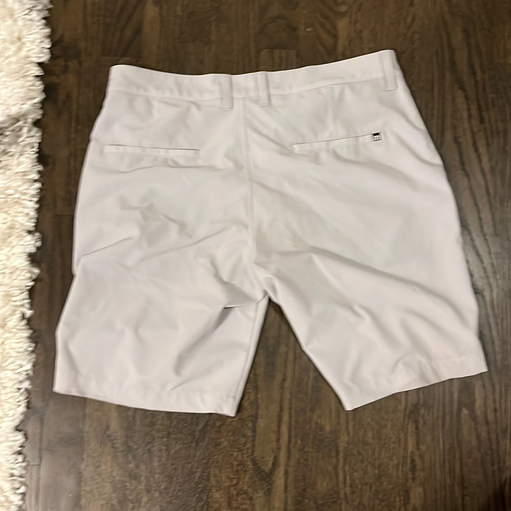 Good condition Travis Matthew shorts size 33- light tan